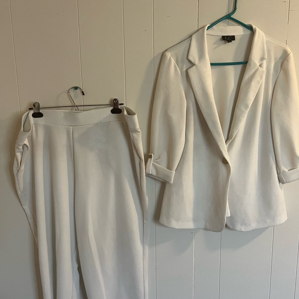 Off white pants suit